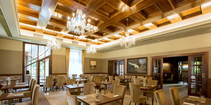 Rodinné menu pre štyroch: Slepačí vývar a pečené kurča so zemiakmi