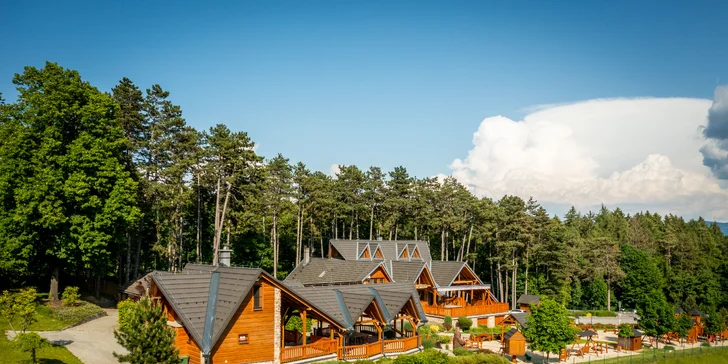 Útulné apartmány pri Bojniciach: relax na vidieku, výhľad na hory a vôňa čerstvého pečiva na raňajky