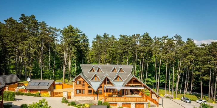 Útulné apartmány pri Bojniciach: relax na vidieku, výhľad na hory a vôňa čerstvého pečiva na raňajky