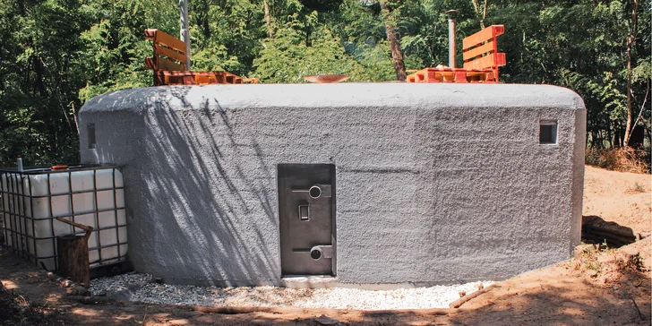 Devínske jazero: zážitkové ubytovanie v bunkri pre 2 dobrodruhov