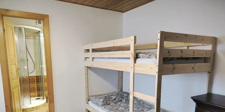 Komfortný penzión so záhradou, športoviskami a krytým bazénom