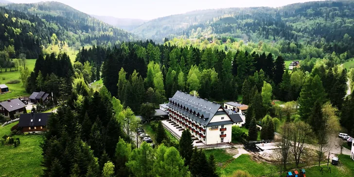 Rodinný pobyt v poľských Beskydách: plná penzia, wellness, 2 deti zdarma