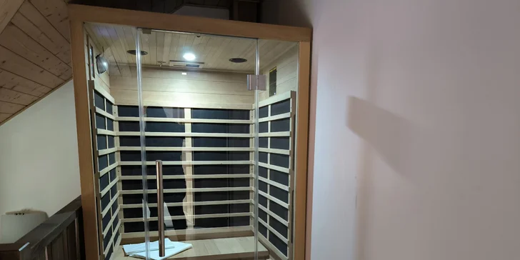 Komfortný penzión so záhradou, športoviskami a krytým bazénom
