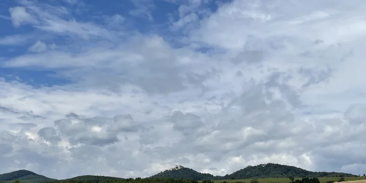 Komfortný penzión so záhradou, športoviskami a krytým bazénom