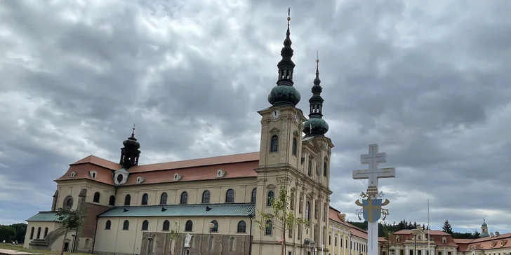 Komfortný penzión so záhradou, športoviskami a krytým bazénom
