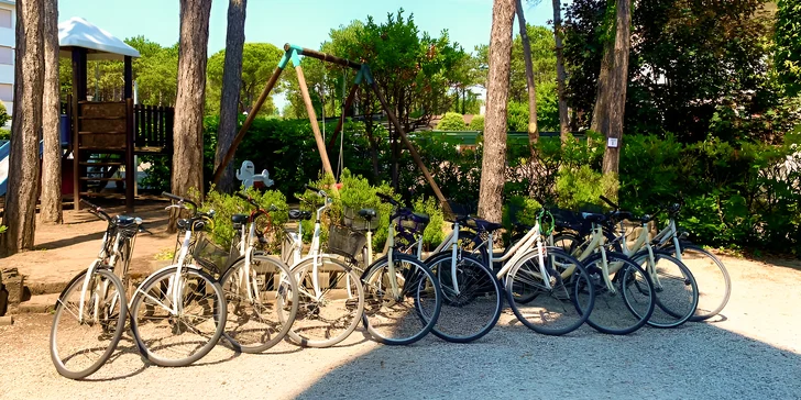 Rodinný pobyt v talianskom Bibione: 4* hotel vr. raňajkami, hotelového bazéna a požičanie bicyklov, 500 m od pláže