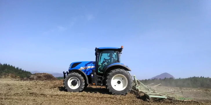 Zážitková jazda na traktore NEW HOLLAND s možnosťou poľnohospodárskych prác