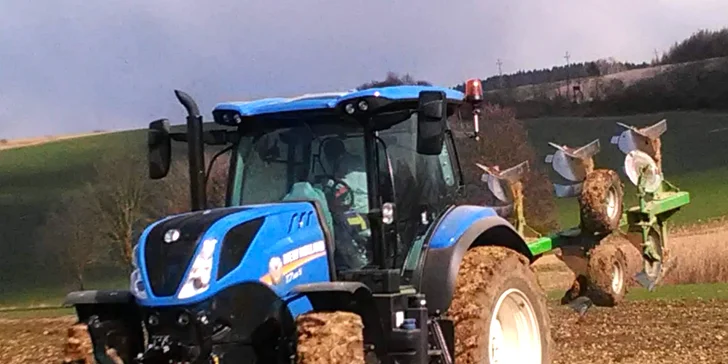Zážitková jazda na traktore NEW HOLLAND s možnosťou poľnohospodárskych prác