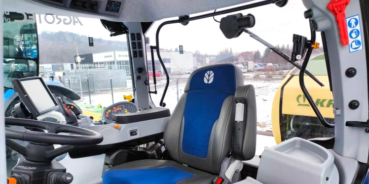 Zážitková jazda na traktore NEW HOLLAND s možnosťou poľnohospodárskych prác