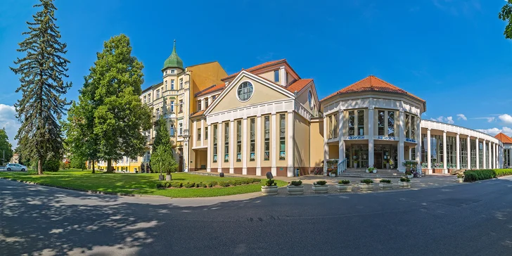 Františkovy Lázně s raňajkami, masážou a neobmedzeným vstupom do aquaparku Aquaforum