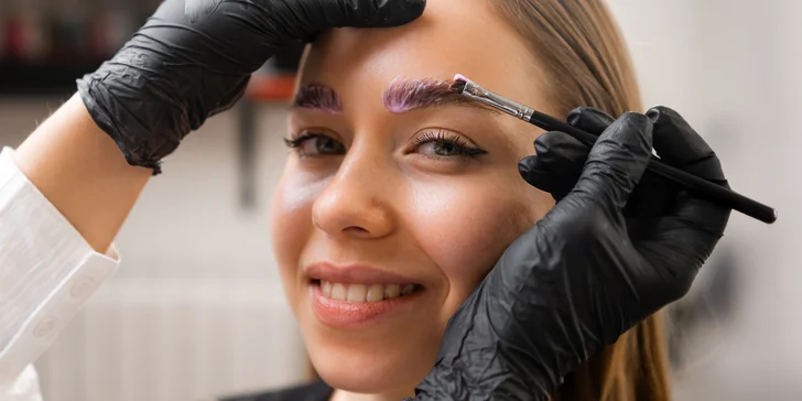 Všetko pre krásne obočie: Microblading, Powder Brows alebo laminácia