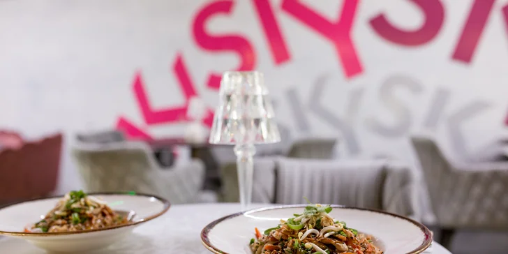 Thajské ryžové rezance s tofu alebo kuracím mäsom pre 2 osoby