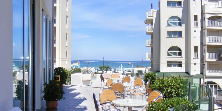 Dovolenka v talianskom Rimini: 3* hotel pár krokov od pláže so stravou