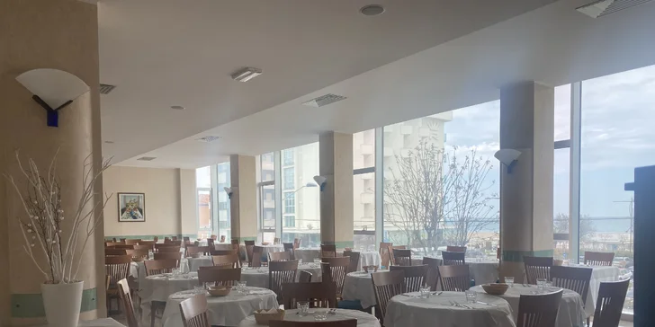 Dovolenka v talianskom Rimini: 3* hotel pár krokov od pláže so stravou