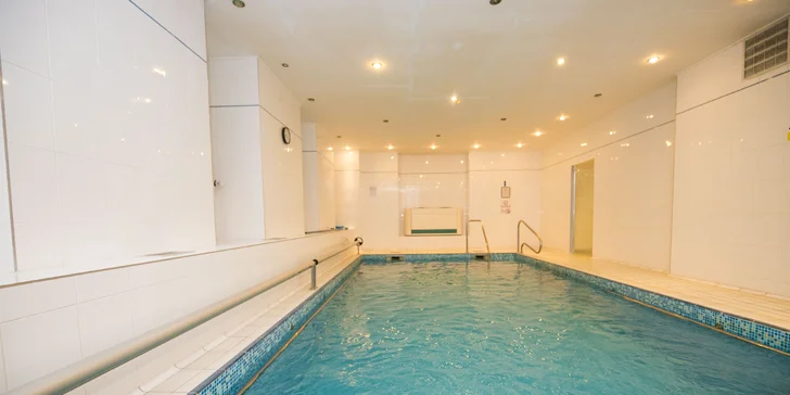 Wellness pobyt v historickom 4* hoteli v Mariánskych Lázňach: polpenzia, až 7 procedúr a bazén