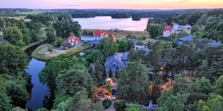Pokojná dovolenka pri jazere Straszyńskie: raňajky, sauna, ihrisko, výlety do Gdanska.