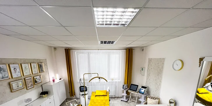 Karbónový Hollywood peeling alebo omladenie kyselinou hyalurónovou
