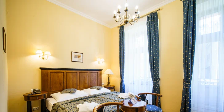 Pobyt v centre Karlových Varov s výhľadom na kolonádu: historický hotel s raňajkami a wellness