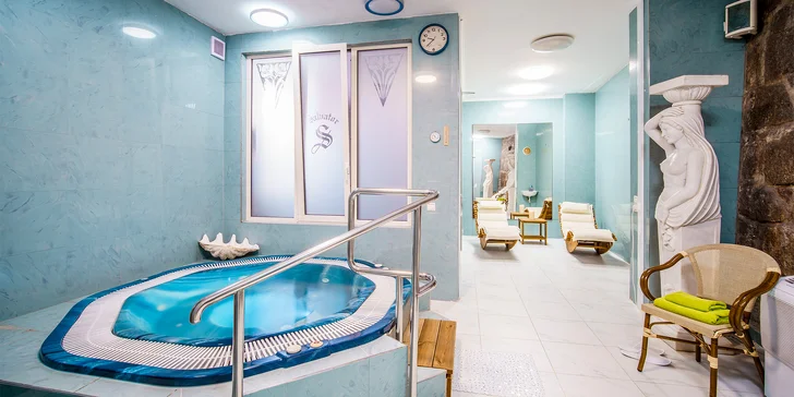 Pobyt v centre Karlových Varov s výhľadom na kolonádu: historický hotel s raňajkami a wellness
