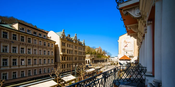 Pobyt v centre Karlových Varov s výhľadom na kolonádu: historický hotel s raňajkami a wellness