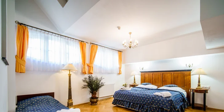 Pobyt v centre Karlových Varov s výhľadom na kolonádu: historický hotel s raňajkami a wellness