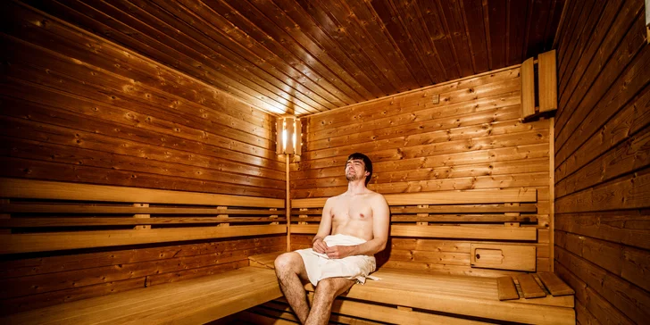 Pobyt v centre Karlových Varov s výhľadom na kolonádu: historický hotel s raňajkami a wellness