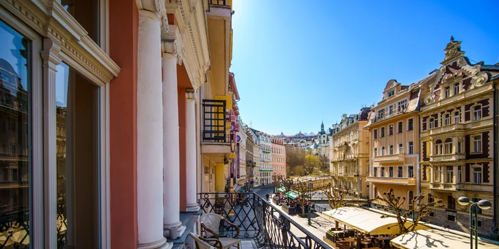 Pobyt v centre Karlových Varov s výhľadom na kolonádu: historický hotel s raňajkami a wellness