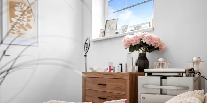 Upravenie, výplň, hydratácia alebo modelácia pier kyselinou hyalurónovou