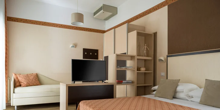 Rimini: 3* hotel pri pláži s polpenziou, bazénom a zľavou