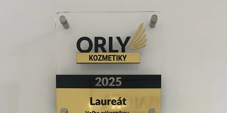 Karbónový Hollywood peeling alebo omladenie kyselinou hyalurónovou