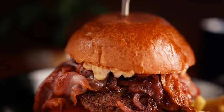 Stodola burger, richtársky tanier, rebrá alebo hovädzí rump steak