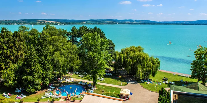 Dovolenka pri Balatone: 4* hotel pri pláži s bazénmi a wellness