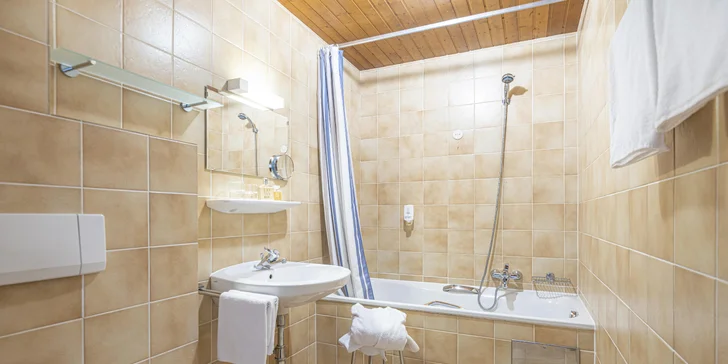 Bad Gastein: secesný hotel so saunami, polpenziou a kartou výhod so zľavami