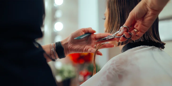 Kompletný strih, farbenie, melír, ombré či balayage