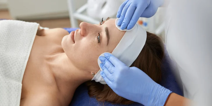Letná dávka hydratácie pre vašu pleť: Kozmetické ošetrenia v Maya beauty