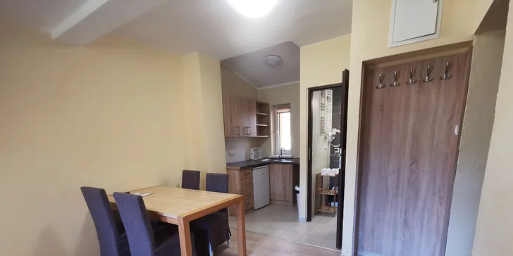 Parádna rodinná dovolenka: domčeky alebo izby pri jazernom plážovisku, raňajky aj polpenzia, wellness