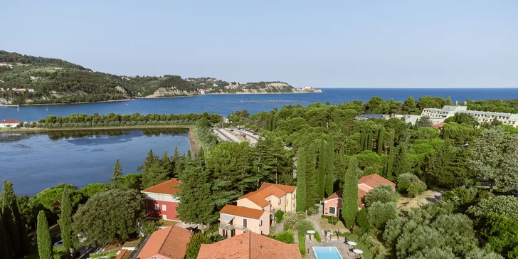 Pobrežné letovisko Strunjan: hotel priamo pri pláži, vr. raňajky a neobmedzeného wellness