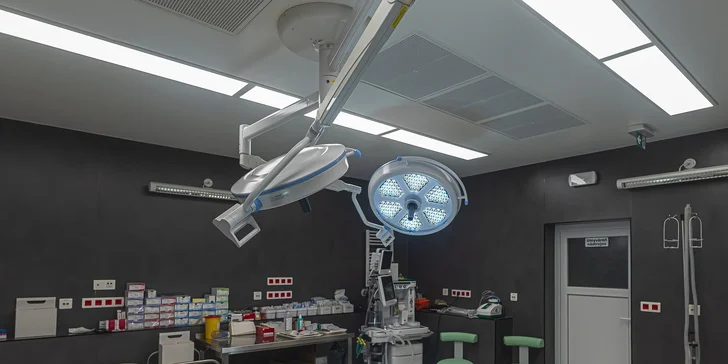 Špičková Aurel Clinic: Zľava na facelift, zubné korunky či prsné implantáty