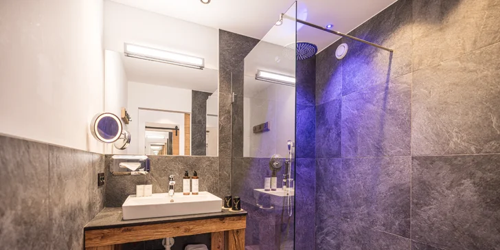 Luxus v Alpách: polpenzia, wellness a infinity bazén