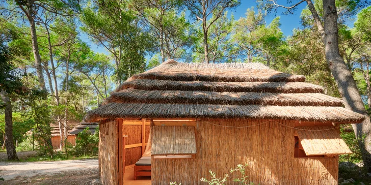 Super plážový rezort v Pakoštane: ubytovanie v bungalove, plná penzia a množstvo atrakcií zadarmo