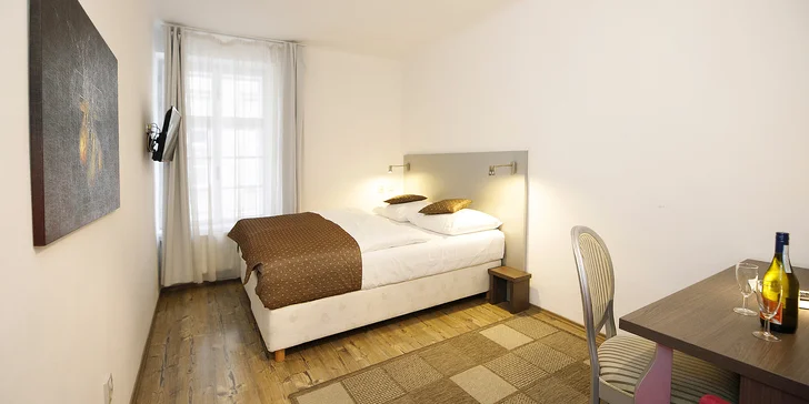 Pobyt v centre Českých Budějovíc: historická budova, raňajky a fľaša prosecca