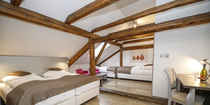 Pobyt v centre Českých Budějovíc: historická budova, raňajky a fľaša prosecca