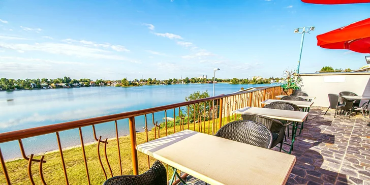 Obľúbené Slnečné jazerá: moderný hotel, vonkajšie bazény, family zóna aj wellness či vstup do aquaparku