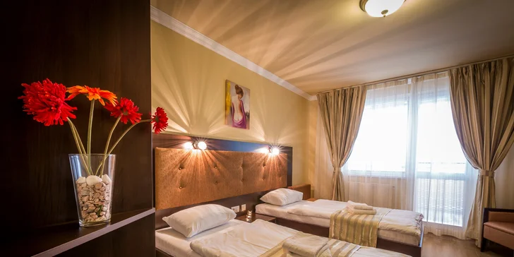 Obľúbené Slnečné jazerá: moderný hotel, vonkajšie bazény, family zóna aj wellness či vstup do aquaparku