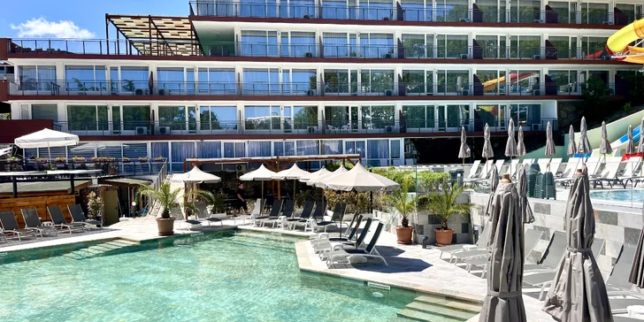 Rodinná dovolenka v Bulharsku: hotel 500 m od mora, animačný program, nový aquapark, 2 deti zdarma