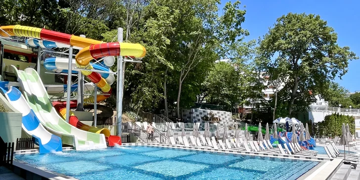 Rodinná dovolenka v Bulharsku: hotel 500 m od mora, animačný program, nový aquapark, 2 deti zdarma