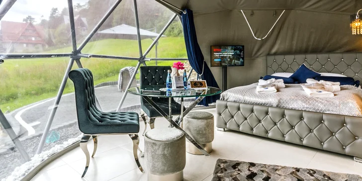 Vyhľadávaná romantika v luxusných kupolách s vírivkou a výhľadom na hory