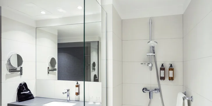 Pobyt v modernom hoteli vo Vroclave: raňajky alebo polpenzia a sauna