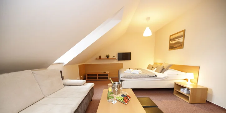 Relax v Kašperských horách pre pár aj rodinu: raňajky alebo polpenzia aj privátne wellness