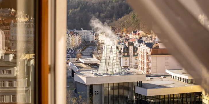 4* pobyt v centre Karlových Varov: ubytovanie s raňajkami alebo polpenziou, wellness aj masážou